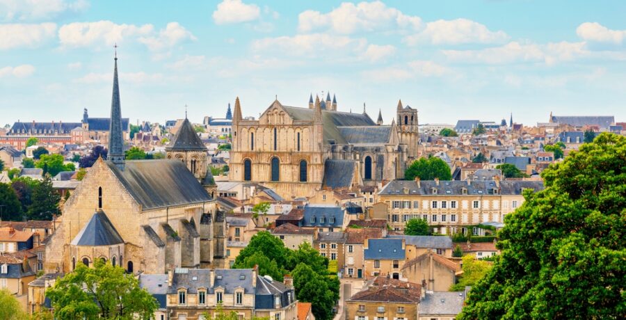 Panoramic,View,Of,Poitiers,City,Landscape-,France